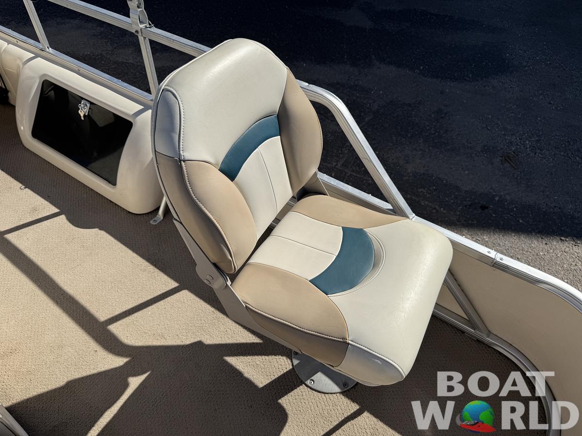 Used 2004 Sweetwater 2222 DF Pontoon