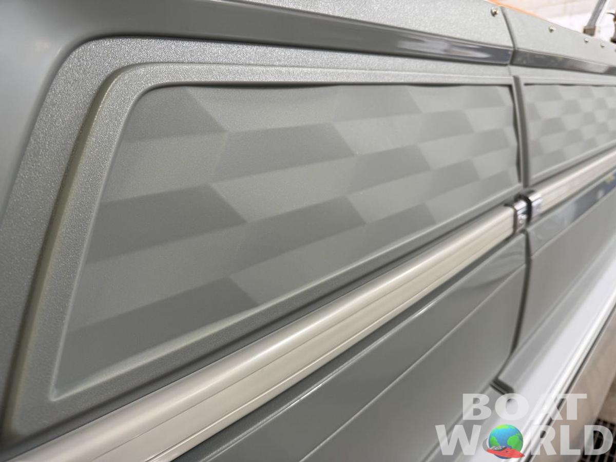 2025 Tahoe Pontoons Aura 2185 Quad Lounge & 90HP 4-Stroke EFI