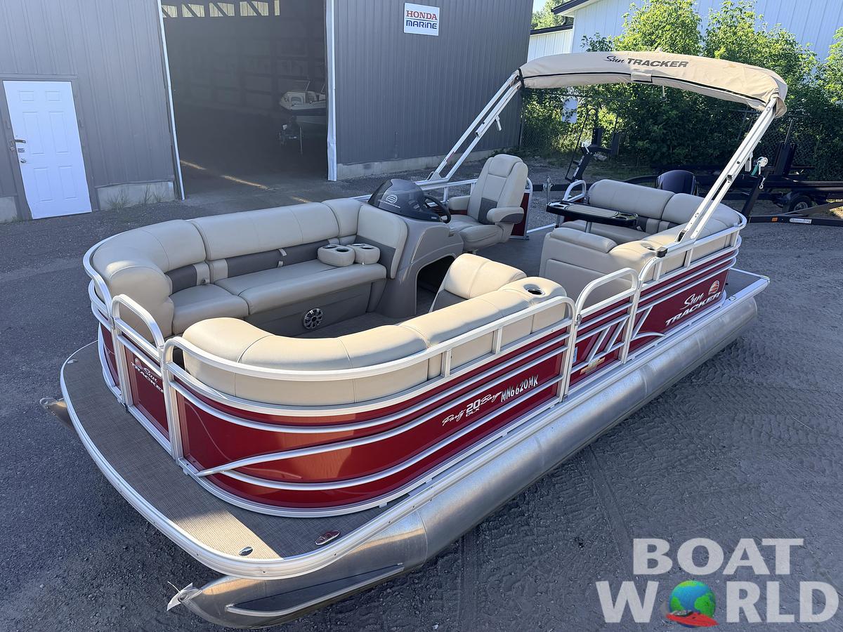 Used 2023 Sun Tracker Party Barge 20 DLX & 90HP Mercury 4Stroke -$27,995