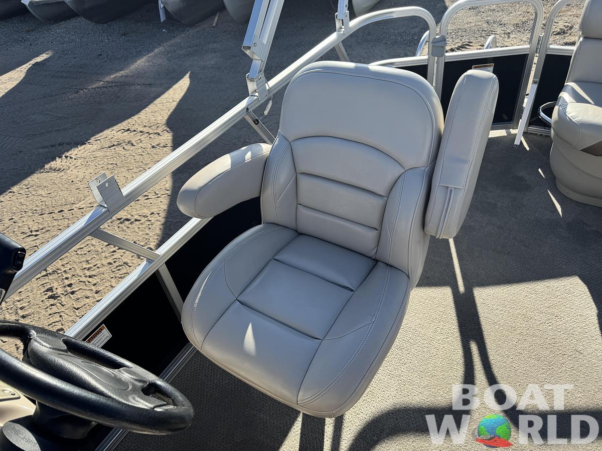 Used 2012 SunChaser Oasis 820 Pontoon