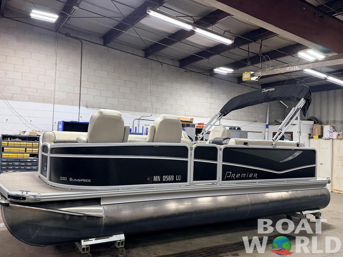 Used 2018 Premier 220 SunSpree