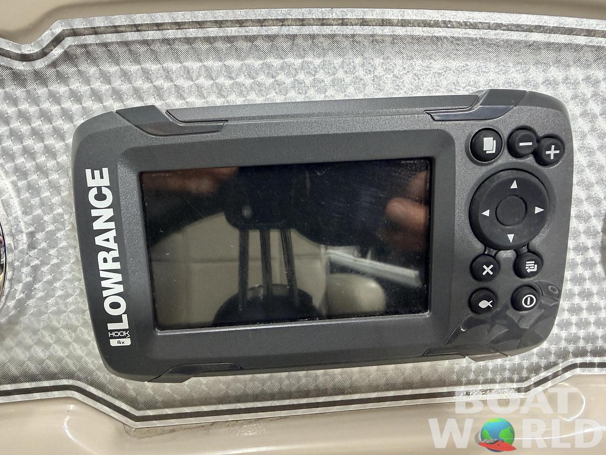 Used 2018 Premier 220 SunSpree