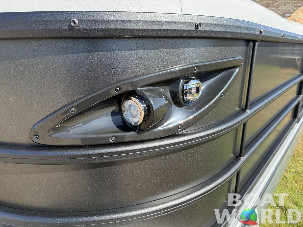 2026 Bentley Pontoons Legacy 220 Navigator Quad Lounge 