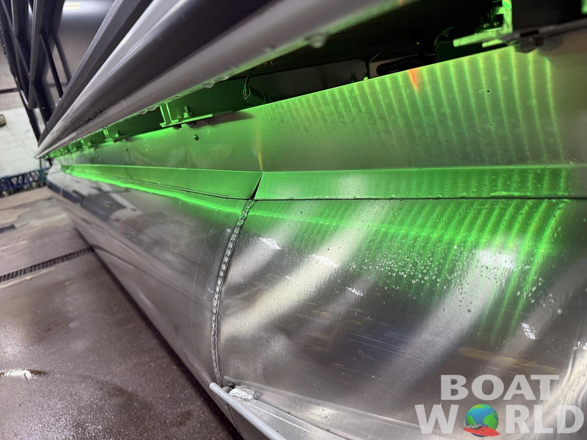 2027 Bentley Legacy 220 Navigator Quad Lounge Pontoon $43995
