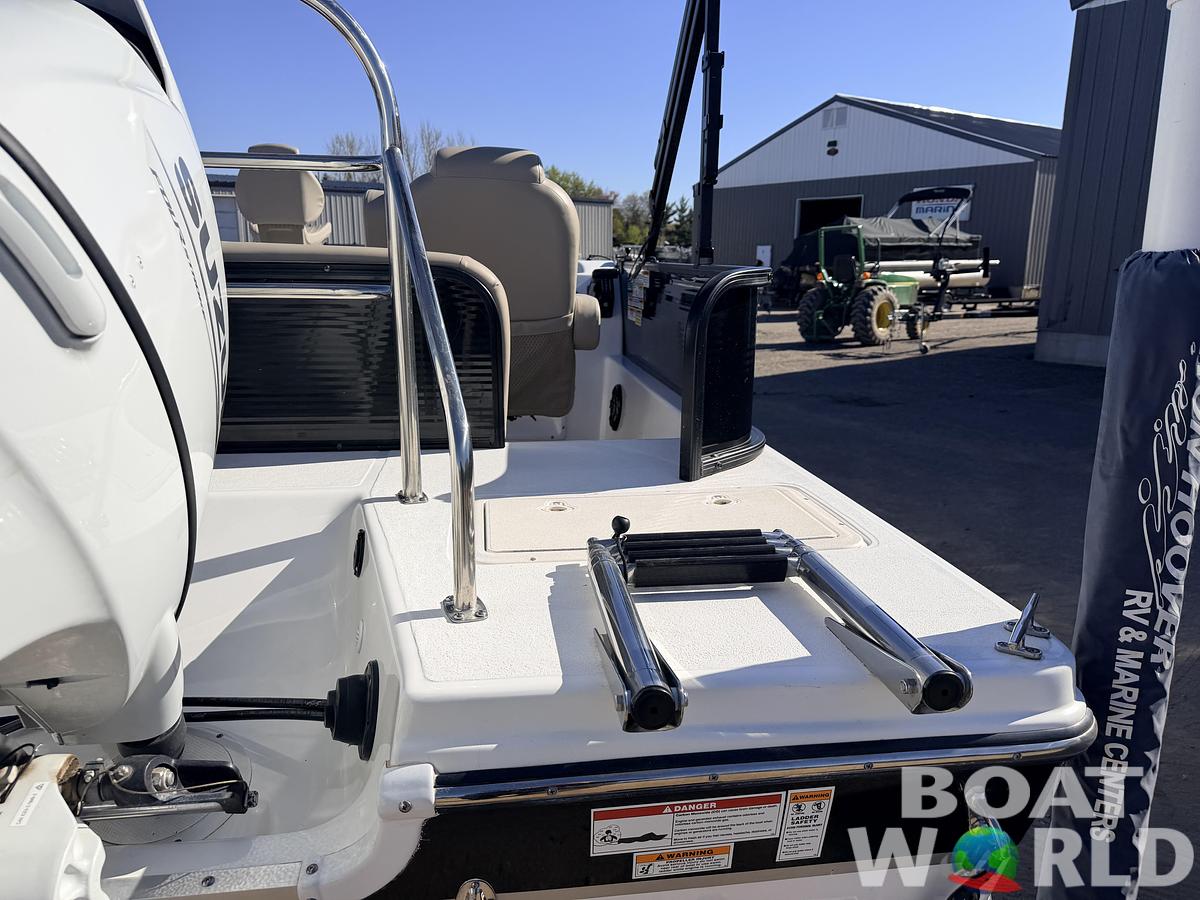 Used 2021 Hurricane Fun Deck 198 with 140HP Suzuki & Tandem Axle Trailer -$31,995