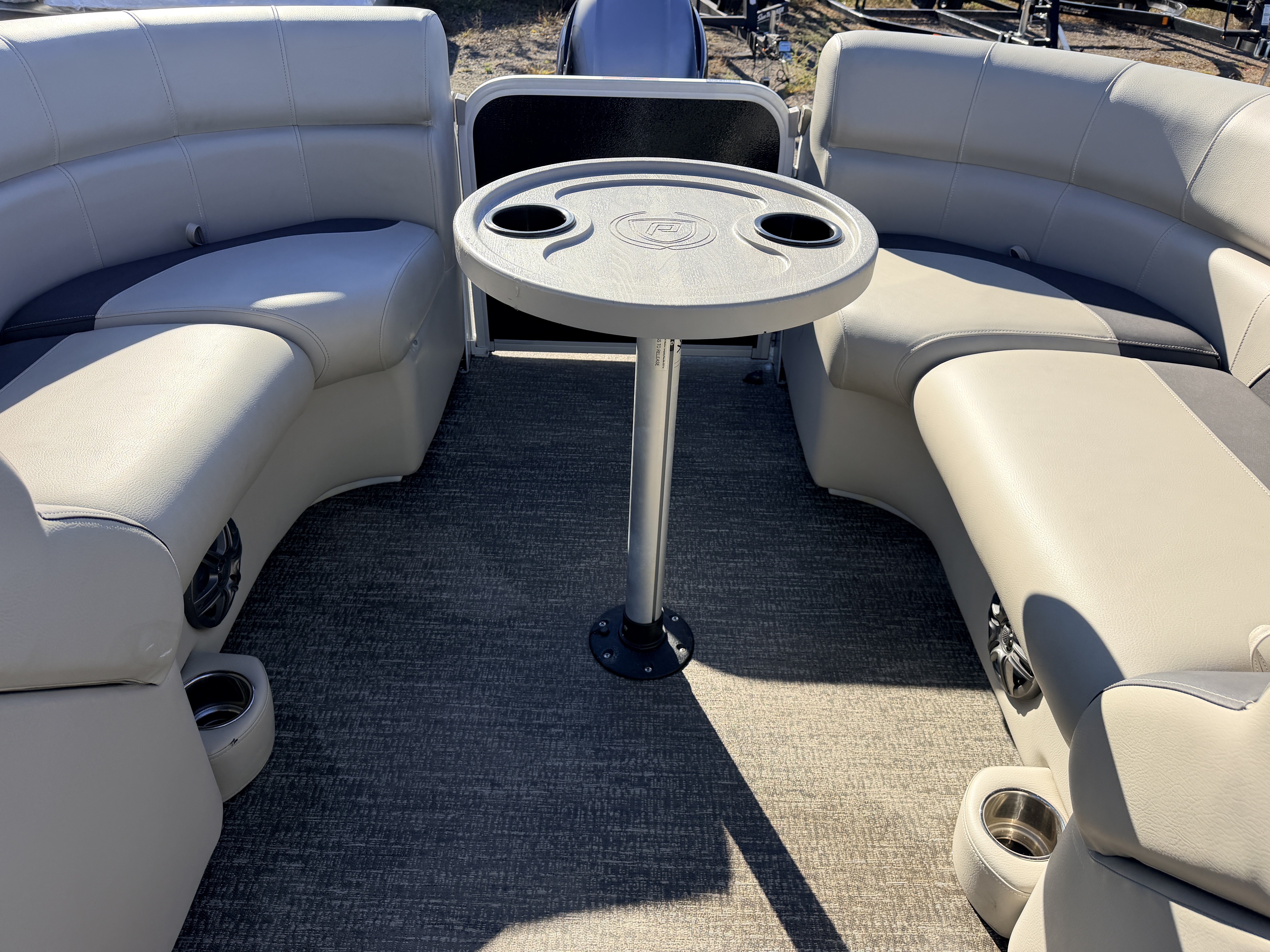 Used 2022 Premier 230 SunSpree RF & 116HP Yamaha 4Stroke -$34,995