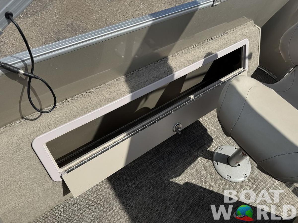 Used 2016 Sylvan 820 4-PT Pontoon