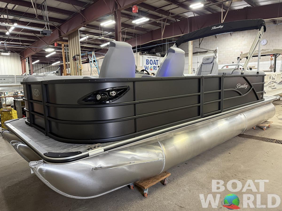 2025 Bentley Pontoons Legacy 223 Navigator Quad Lounge Tritoon & Honda 4-Stroke EFI