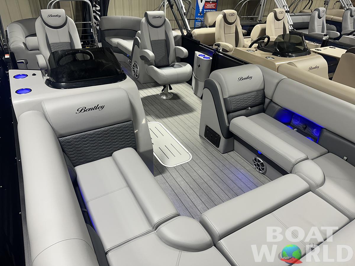 2025 Bentley Pontoons Elite 223 Admiral Quad Lounge Tritoon & Honda 4-Stroke EFI