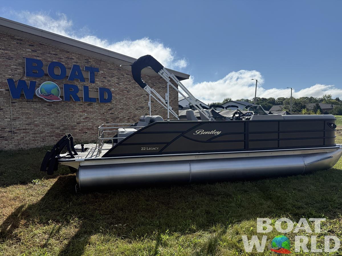 2026 Bentley Pontoons Legacy 220 Swingback 