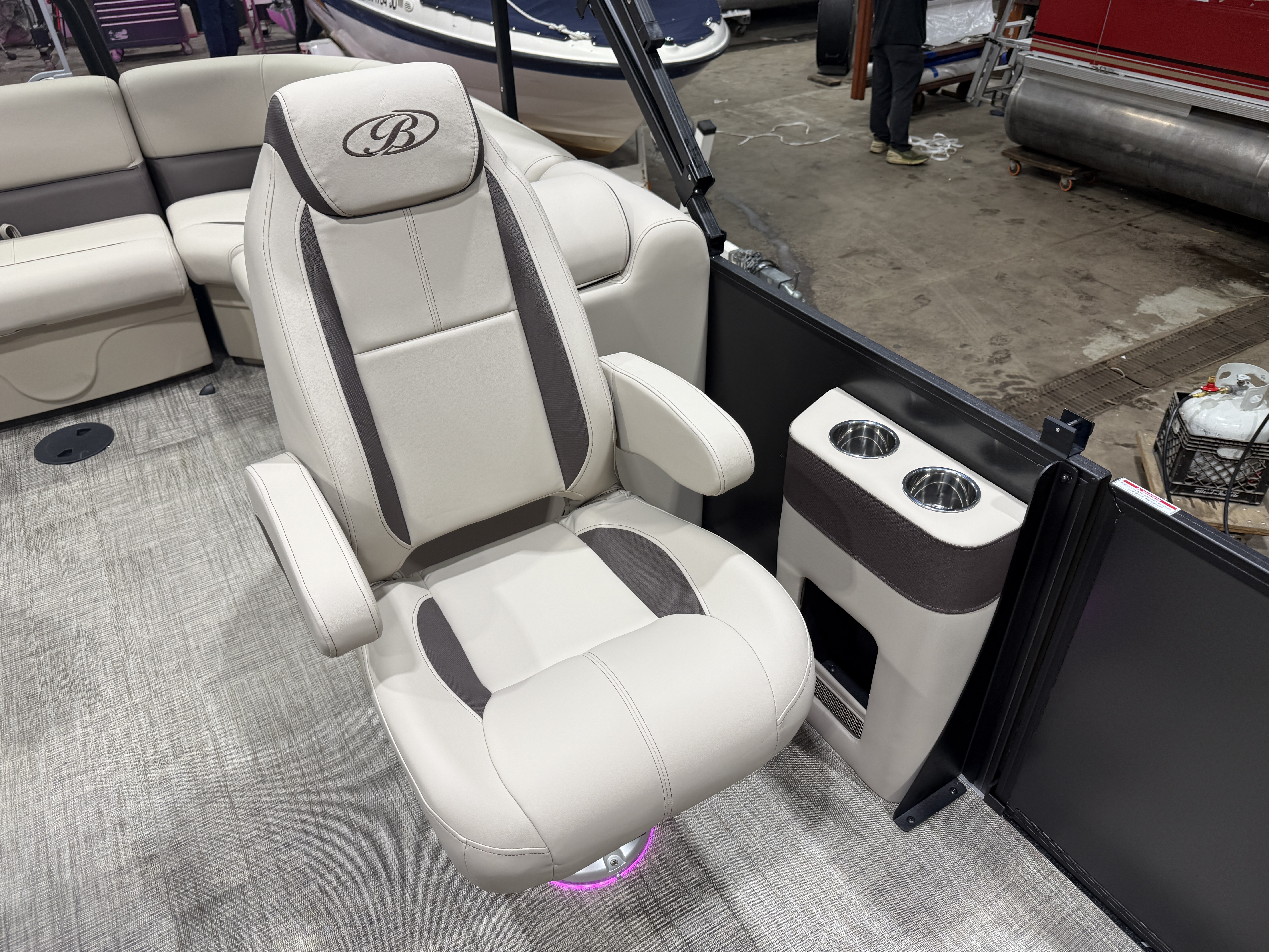 2027 Bentley Legacy 220 Navigator Quad Lounge Pontoon $42995