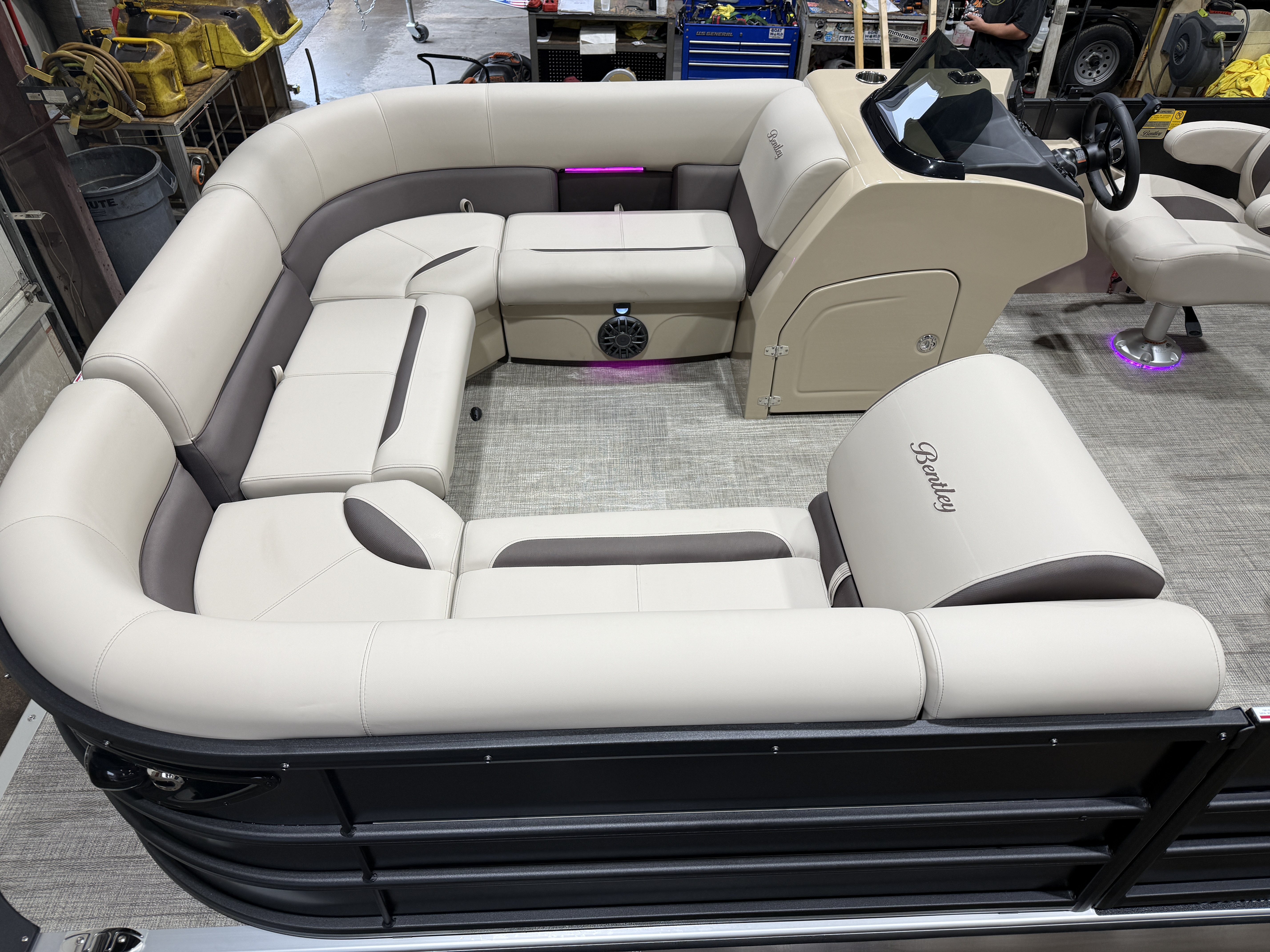 2027 Bentley Legacy 220 Navigator Quad Lounge Pontoon $42995