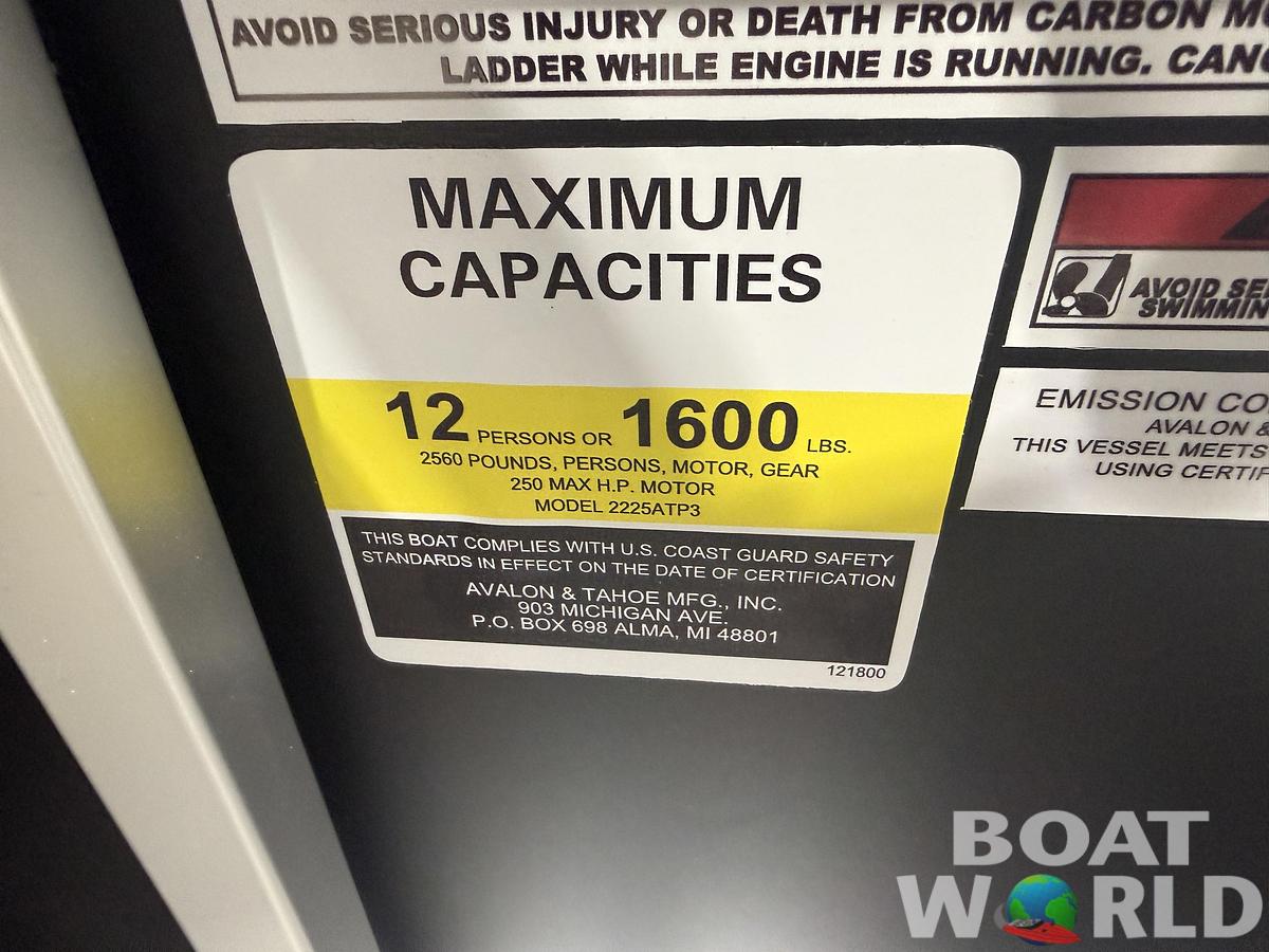 2026 Tahoe Pontoons Sport 2385 Swingback (VRB) Tritoon