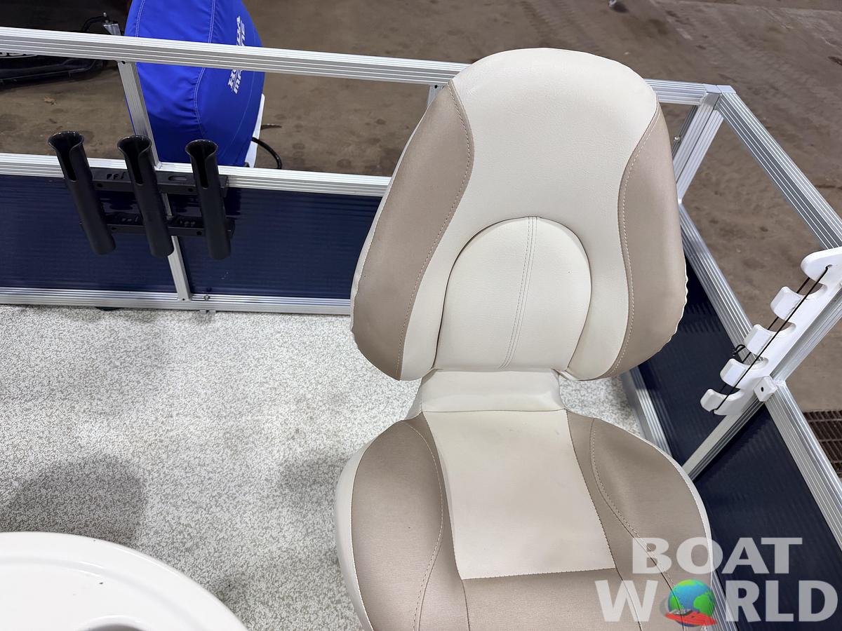 Used 2017 Montego Bay 8518 4-PT & 40HP Honda 4Stroke -$18,995