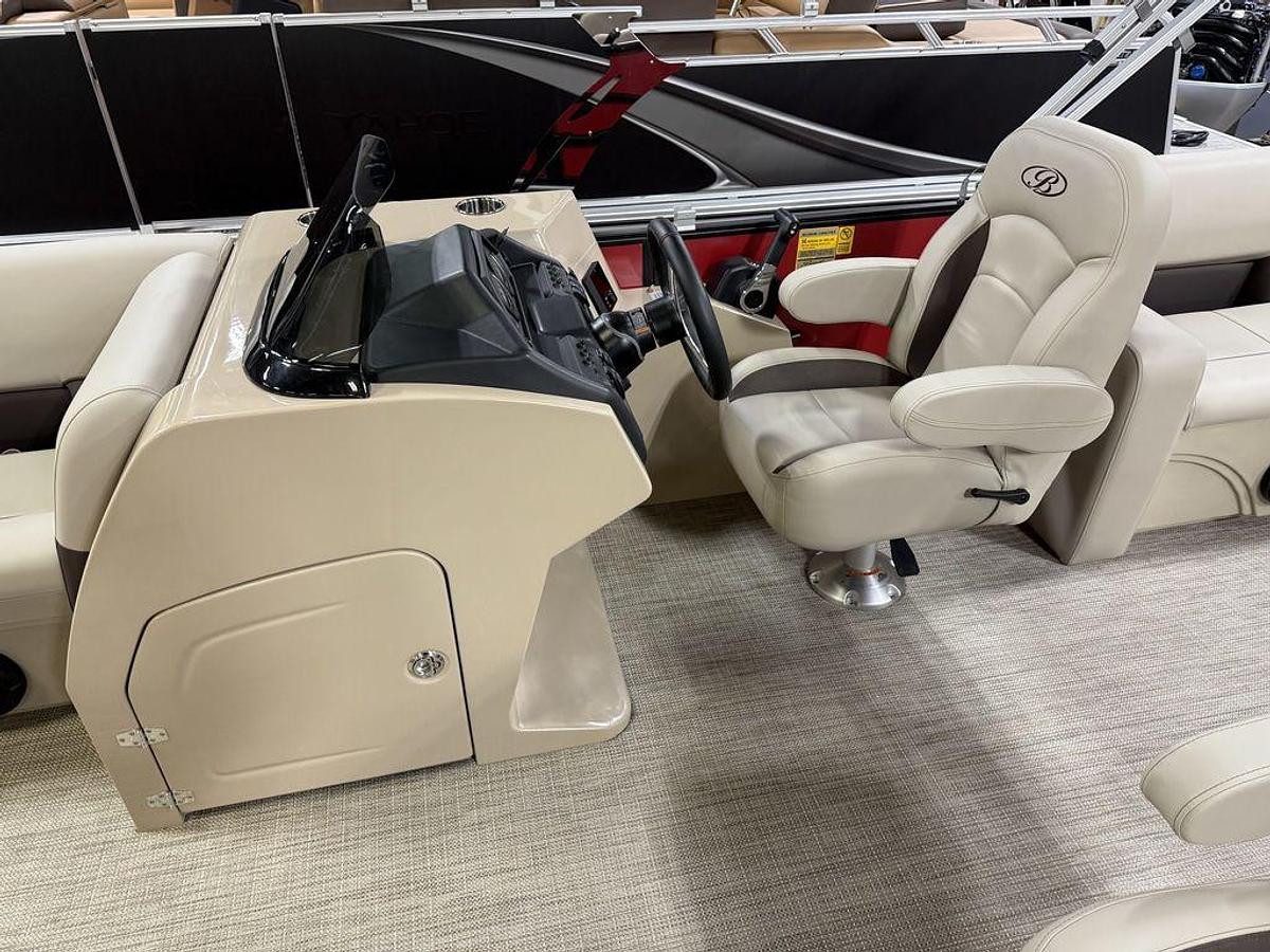 2025 Bentley Pontoons Legacy 200 Navigator Quad Lounge & Honda 4-Stroke EFI