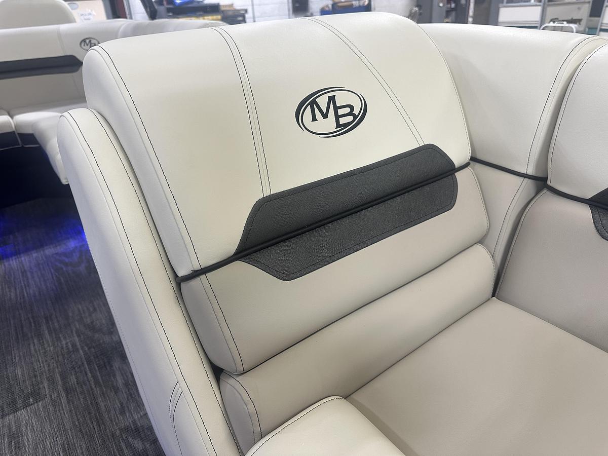 2025 Montego Bay 8522 Fish & Cruise Deluxe Pontoon & Honda 4-Stroke EFI