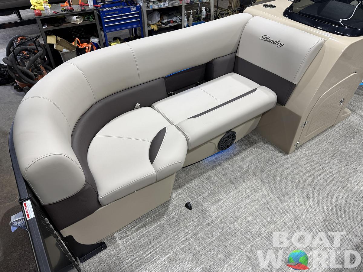 2027 Bentley Legacy 220 QSB Swingback $45995