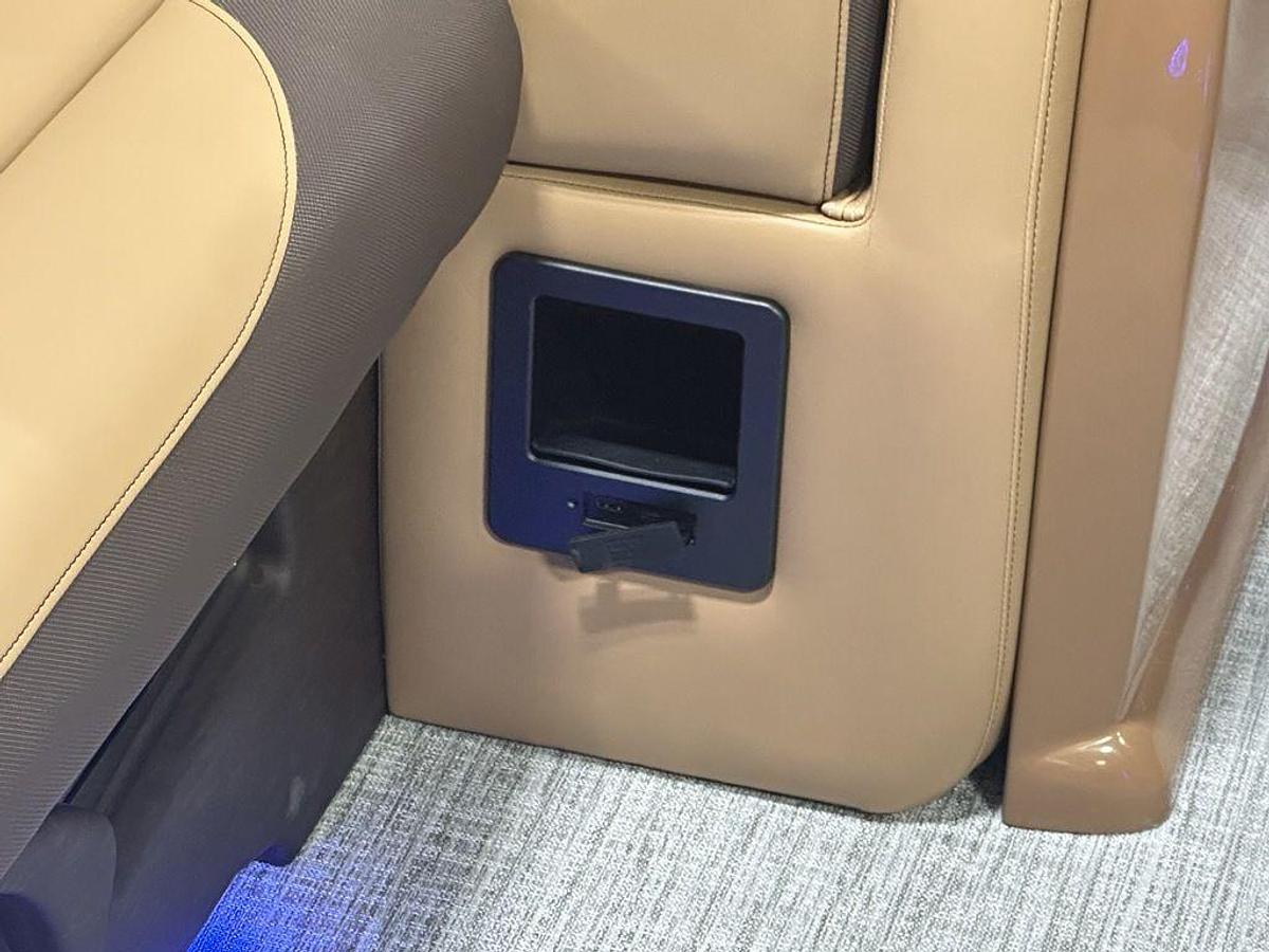 2025 Tahoe Pontoons LTZ 2385 Elite Cruise Windshield Tritoon & Honda 4-Stroke EFI