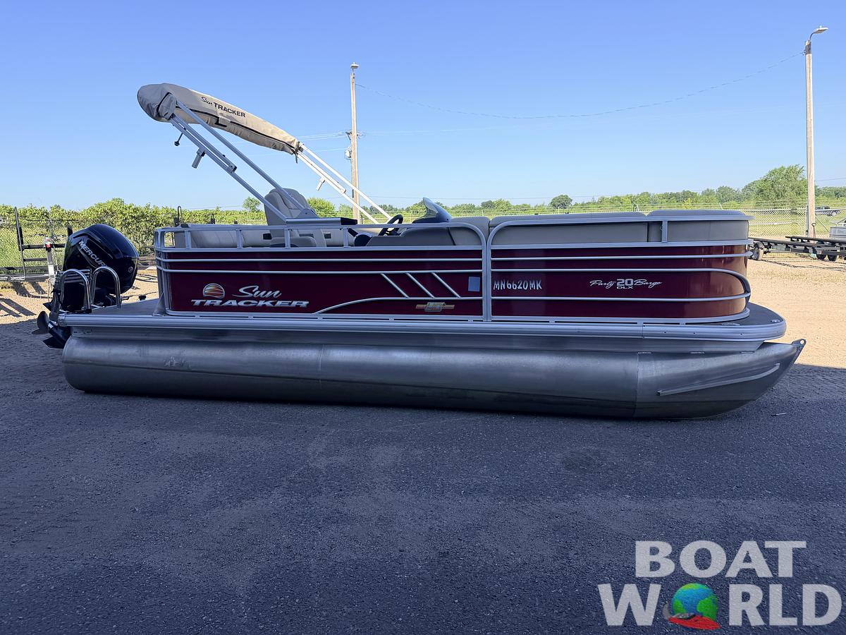 Used 2023 Sun Tracker Party Barge 20 DLX & 90HP Mercury 4Stroke -$27,995