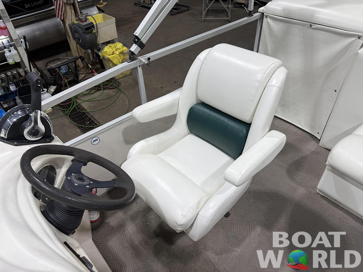 Used 2001 Manitou Legacy 240 & 2017 Mercury 4Stroke EFI $12,995