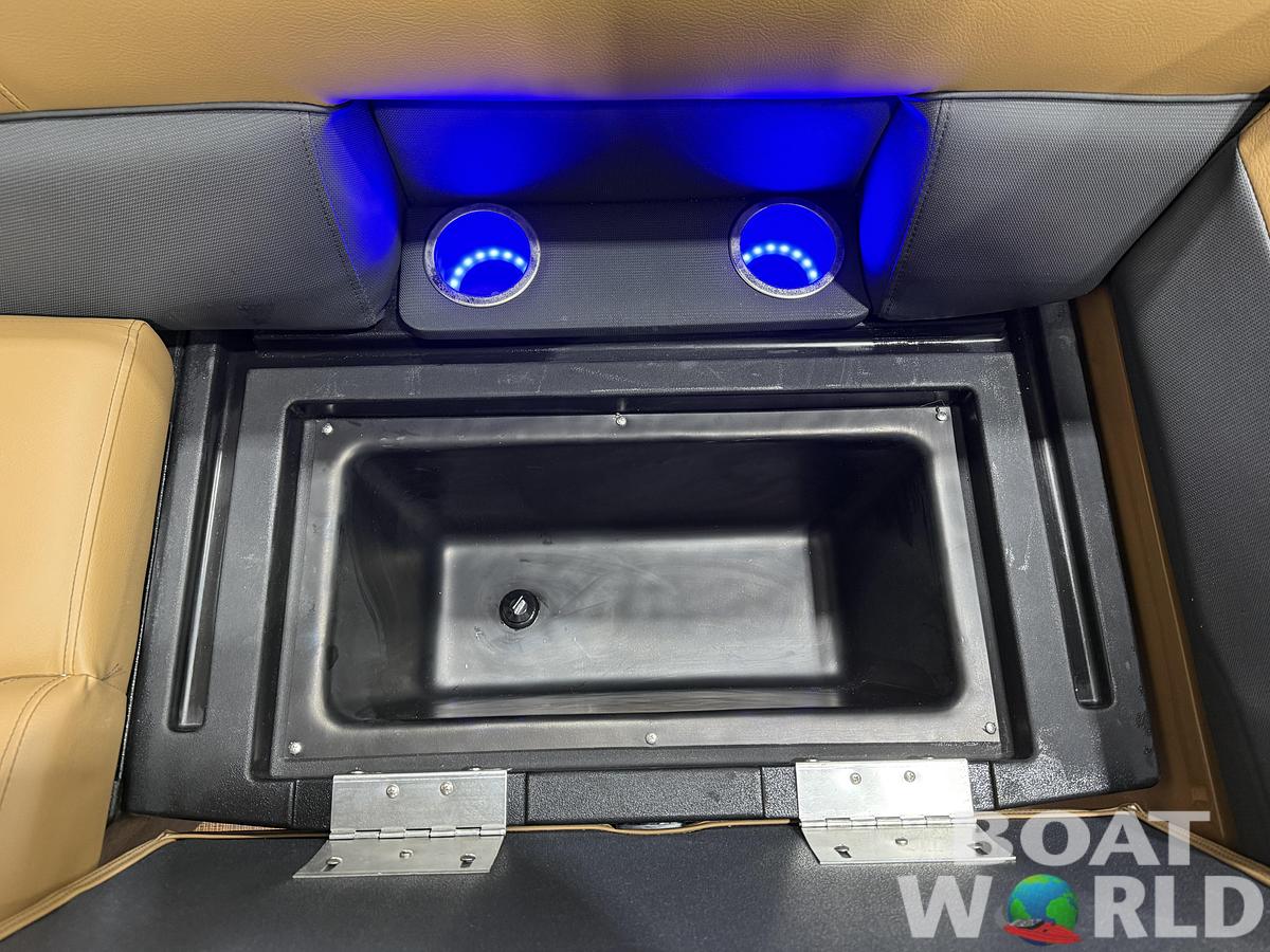 2026 Bentley Pontoons Legacy 223 Swingback Tritoon 