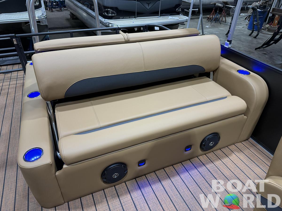 2026 Bentley Pontoons Legacy 220 Swingback 