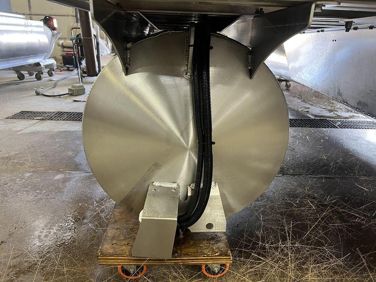 2024 Bentley Pontoons Legacy 200 Navigator Quad Lounge & Honda 4-Stroke EFI