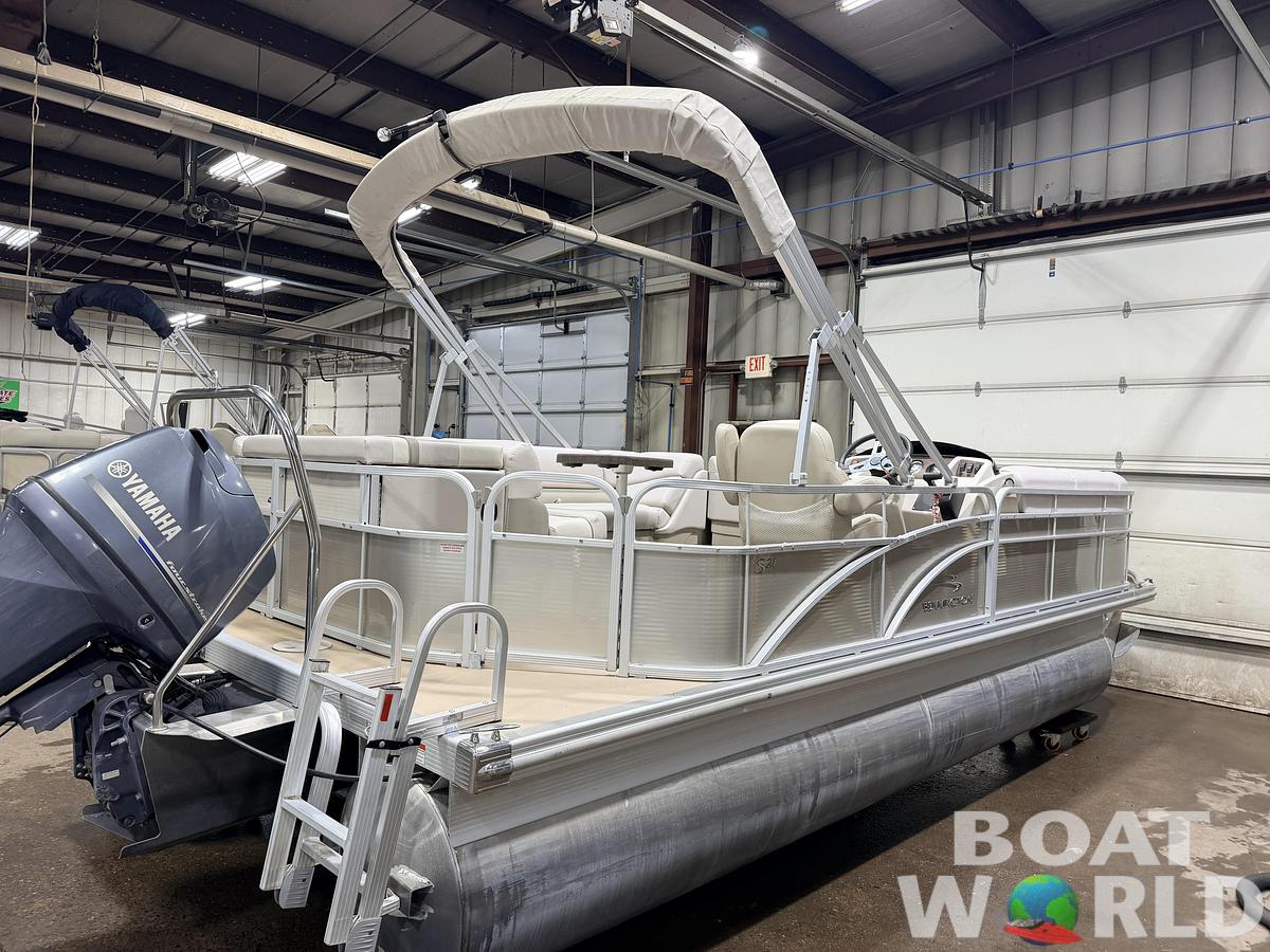 Used 2014 Bennington 21 SLX & 90HP Yamaha 4Stroke -$19,995