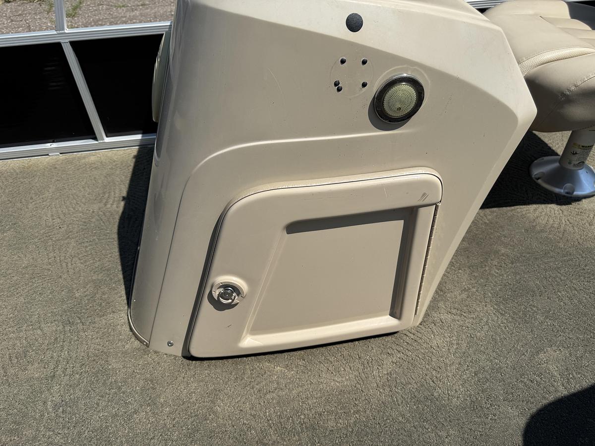 Used 2013 Bennington 17SF