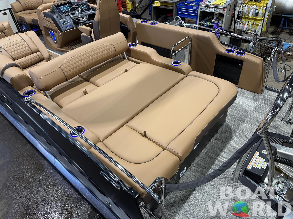 2026 Tahoe Pontoons Cascade 2385 Swingback (VRB) Tritoon 