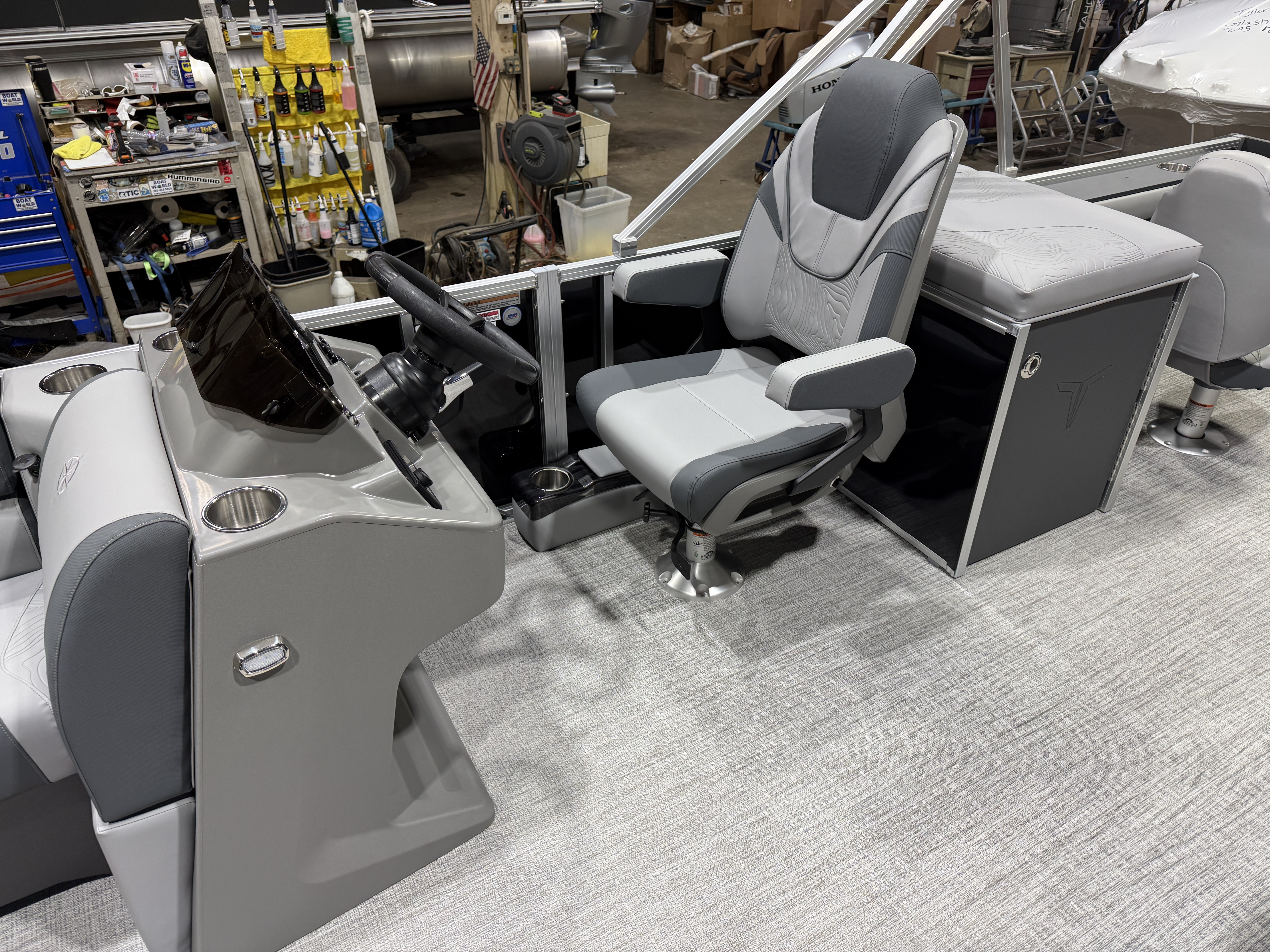 2026 Tahoe Pontoons GEOfish 2385 Rear Fish 