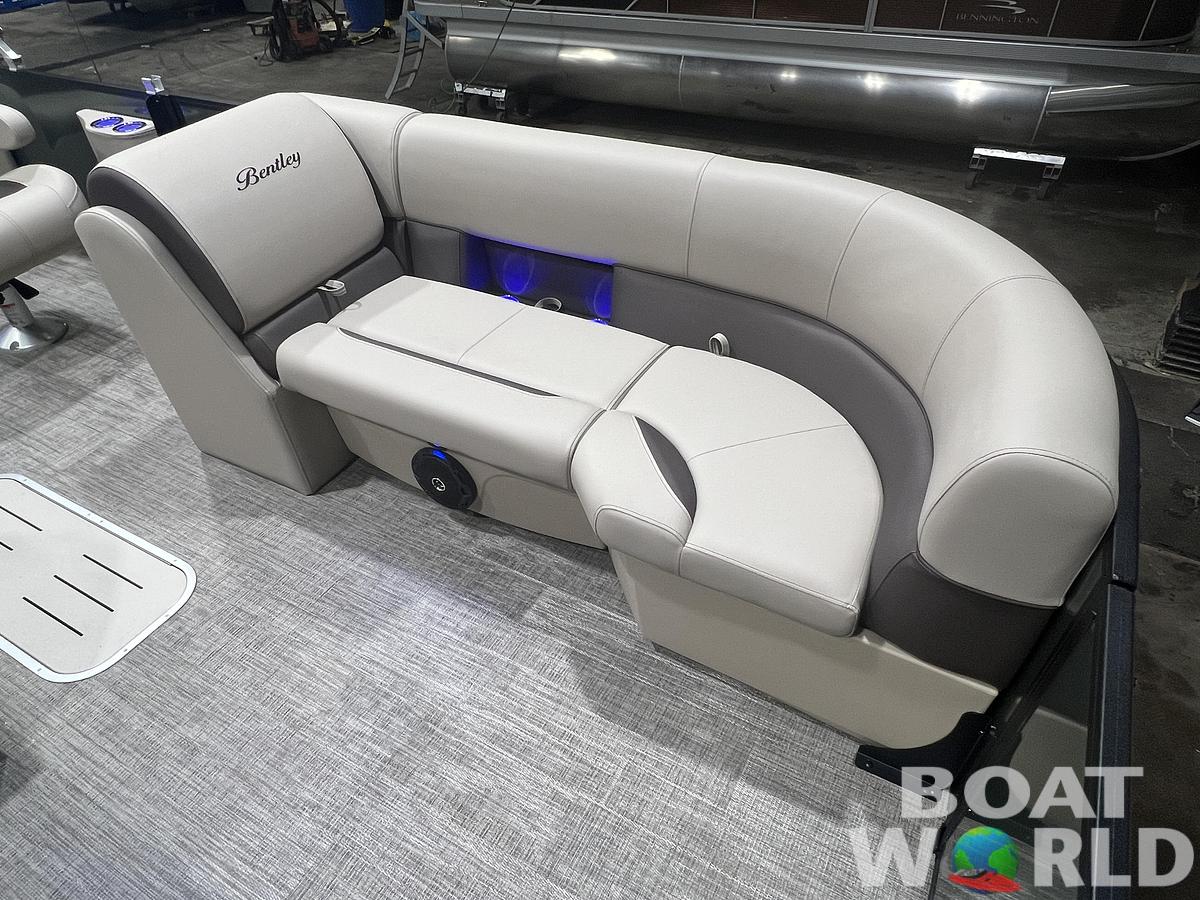 2026 Bentley Pontoons Legacy 223 Swingback Tritoon