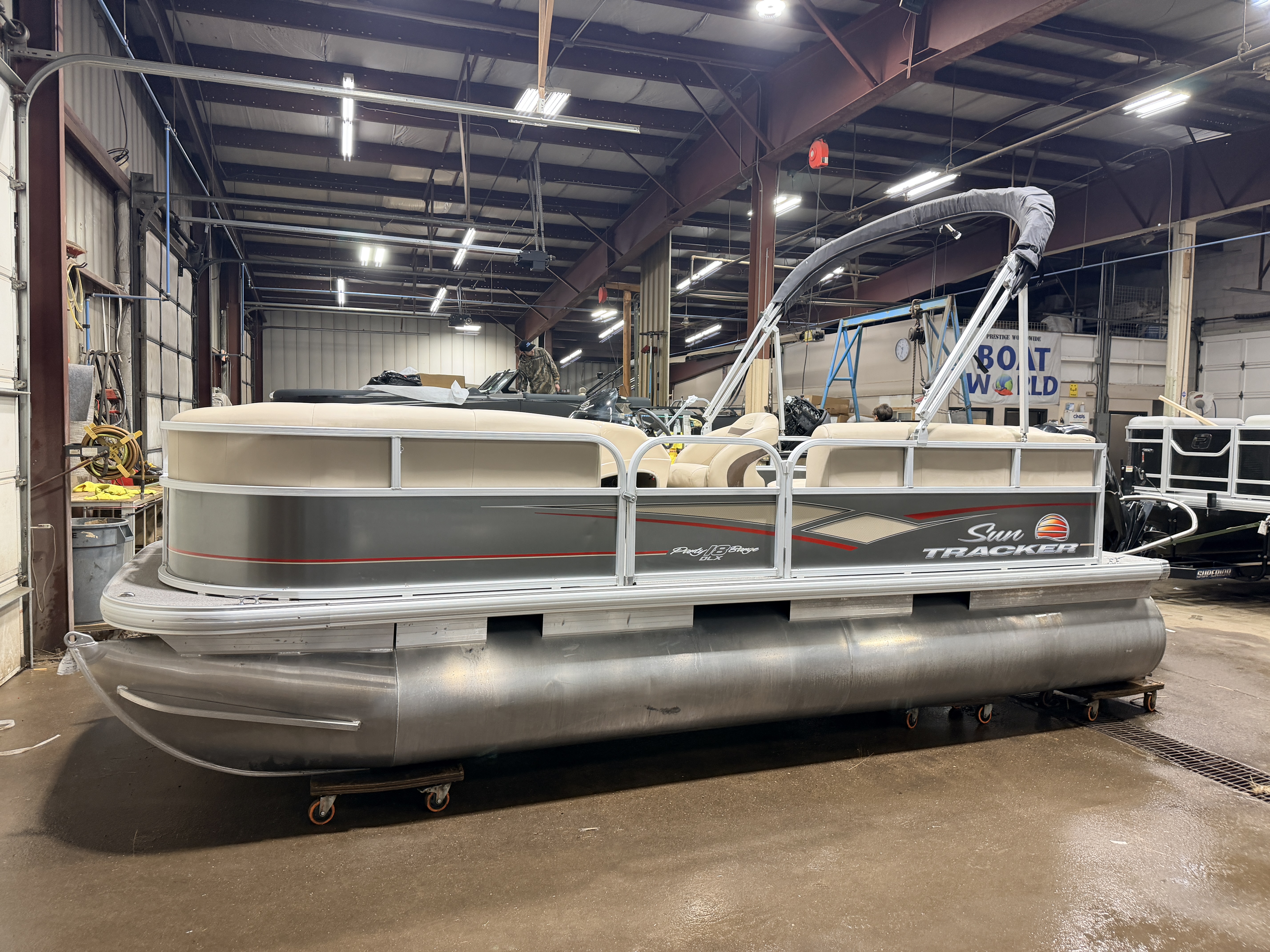 Used 2019 Sun Tracker Party Barge 18 DLX & 75HP Mercury 4Stroke -$21,995