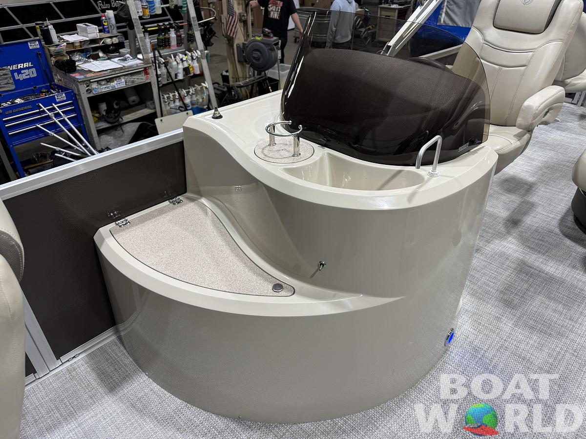 Used 2016 Premier 220 Castaway