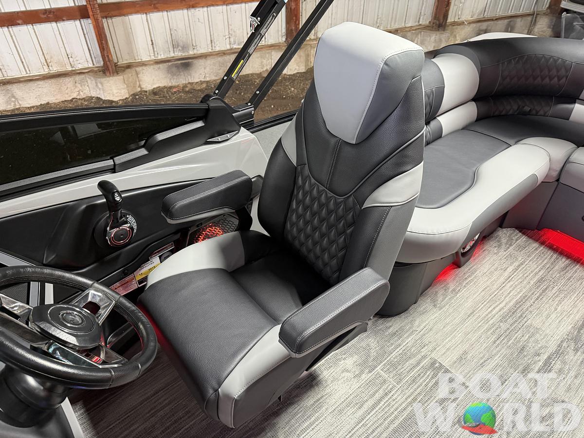 2026 Tahoe Pontoons Cascade 2385 Elite Windshield Tritoon