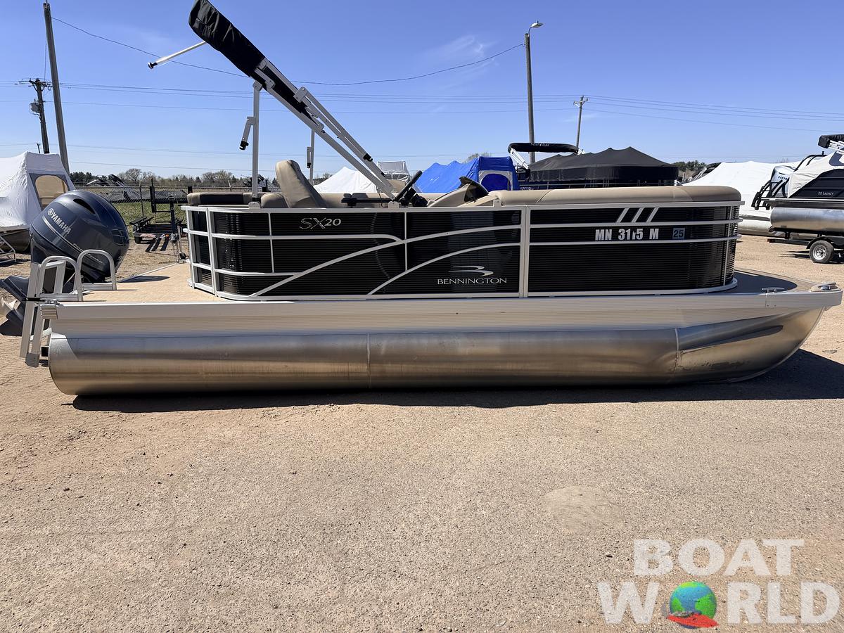 Used 2023 Bennington 20 SX Cruise & 90HP Yamaha 4Stroke - $31,995
