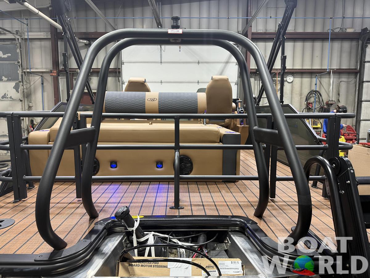 2026 Bentley Pontoons Elite 223 Swingback Tritoon & 200HP 