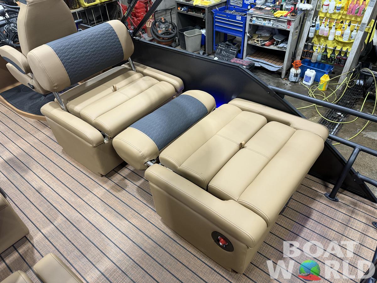2026 Bentley Elite 223 Quad Swingback QSB Tritoon $64995