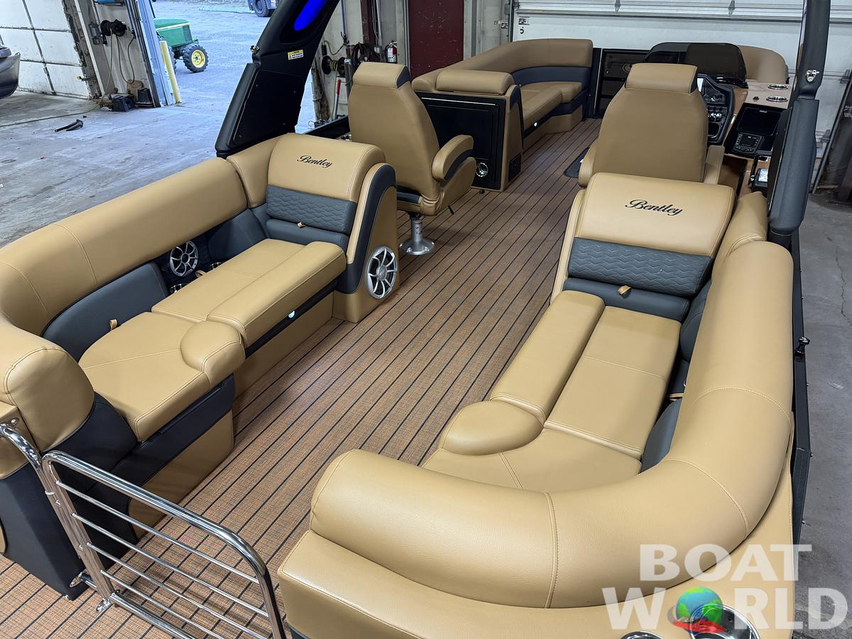 2026 Bentley Pontoons Elite 253 Admiral Quad Lounge Tritoon & 4-Stroke EFI