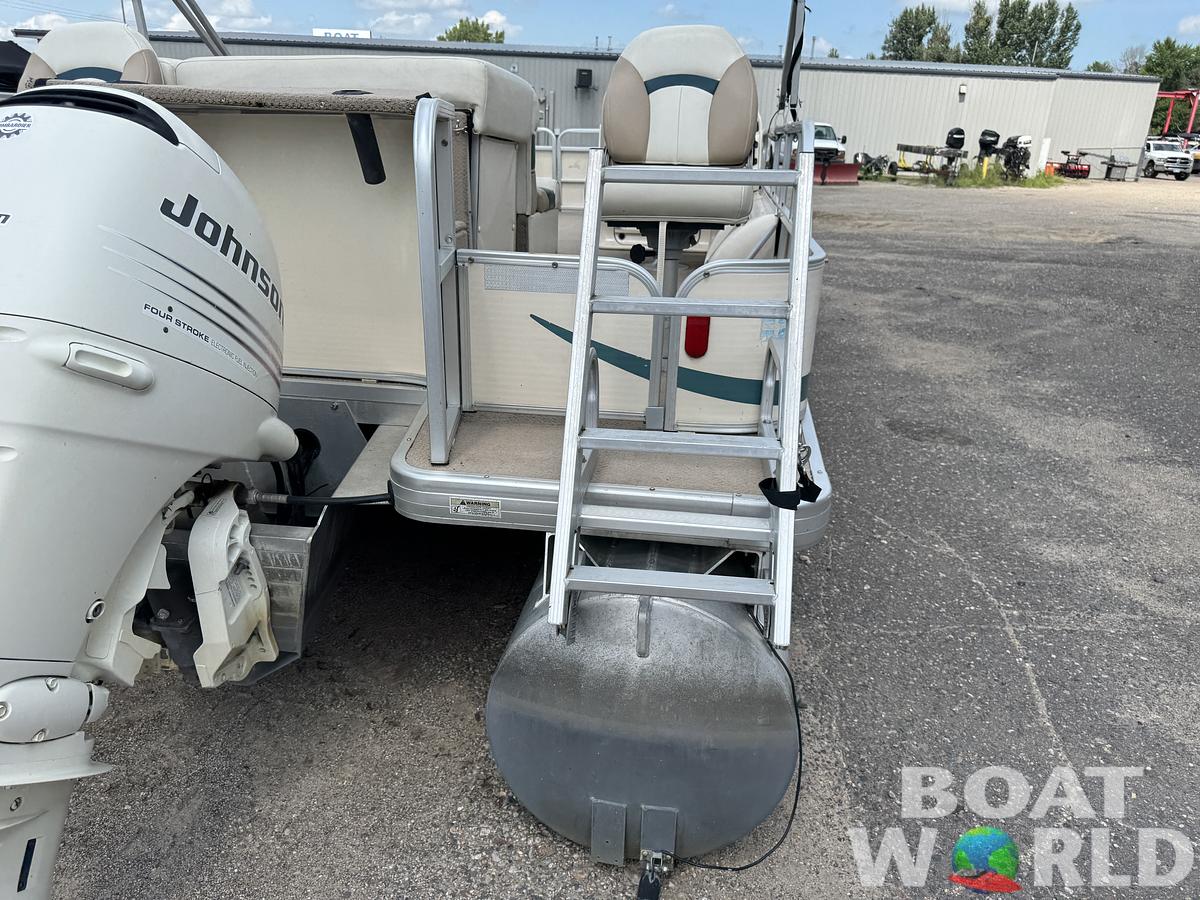 Used 2004 Sweetwater 2222 DF Pontoon WITH SEA LEGS