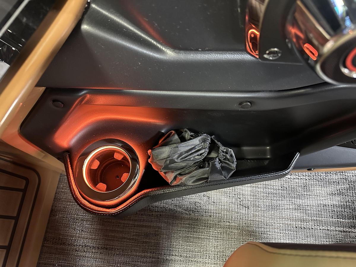 2025 Tahoe Pontoons Grand Tahoe 2585 Quad Lounge Windshield Tritoon & Mercury 400HP V10