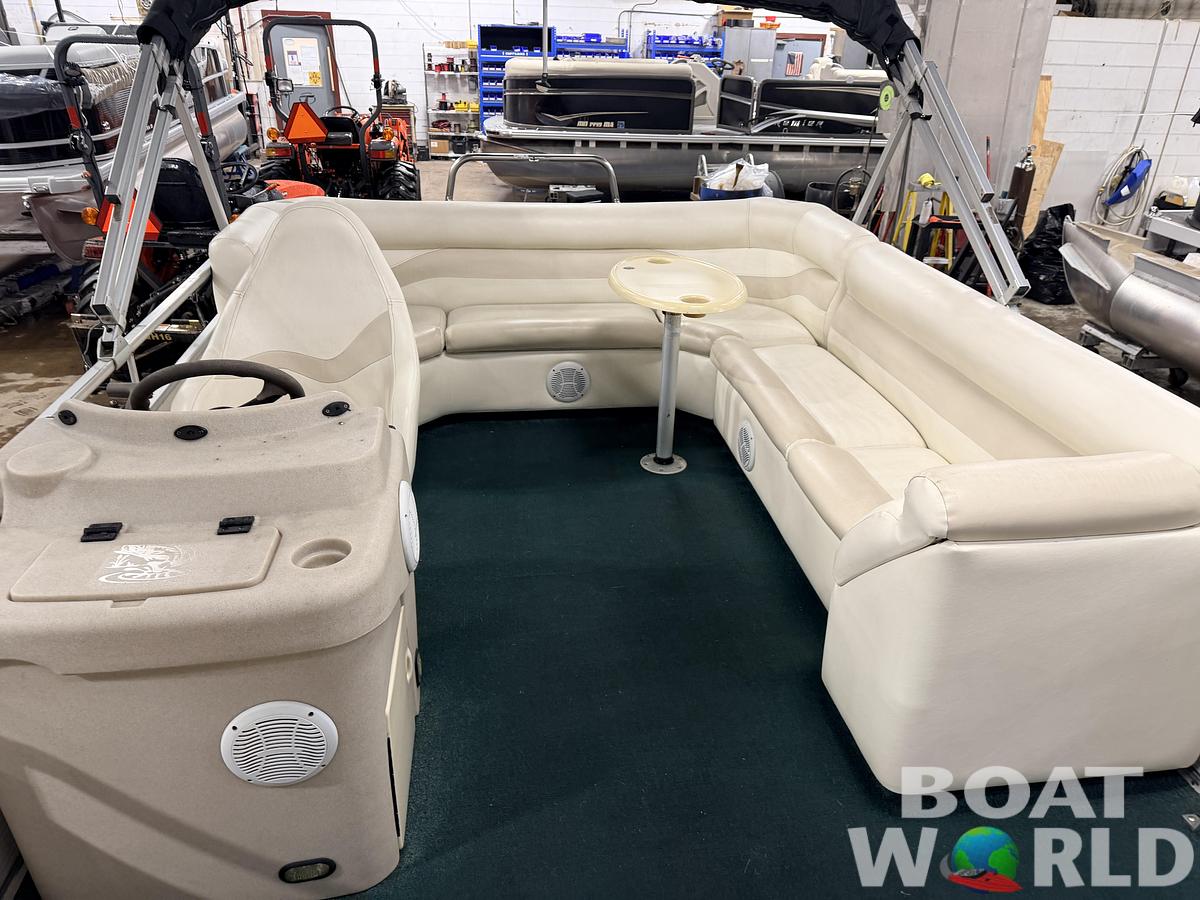 Used 2004 Premier 210 SunSation & 60HP Yamaha 4Stroke - $12,995