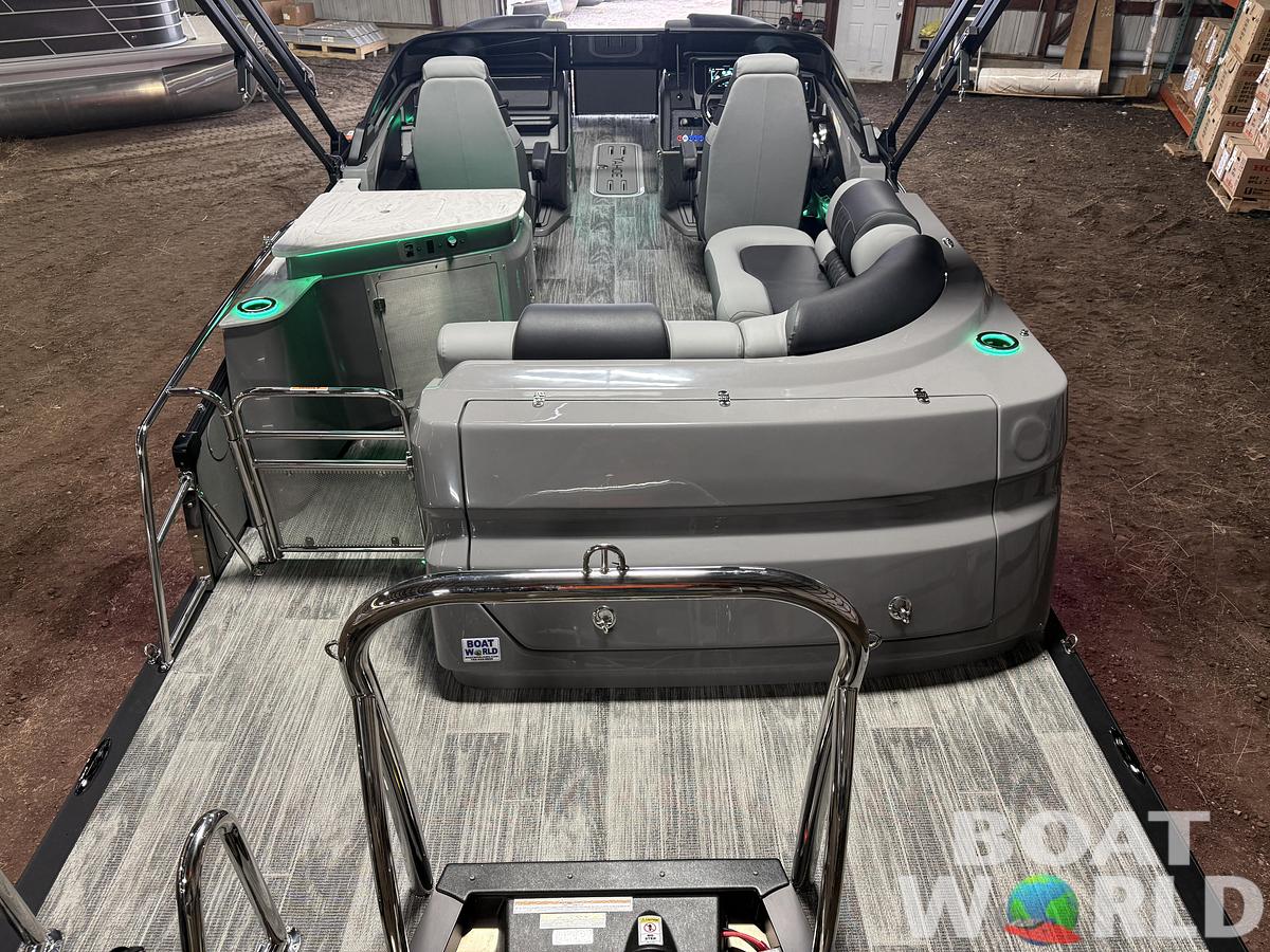 2026 Tahoe Pontoons Cascade 2385 Elite Windshield Tritoon