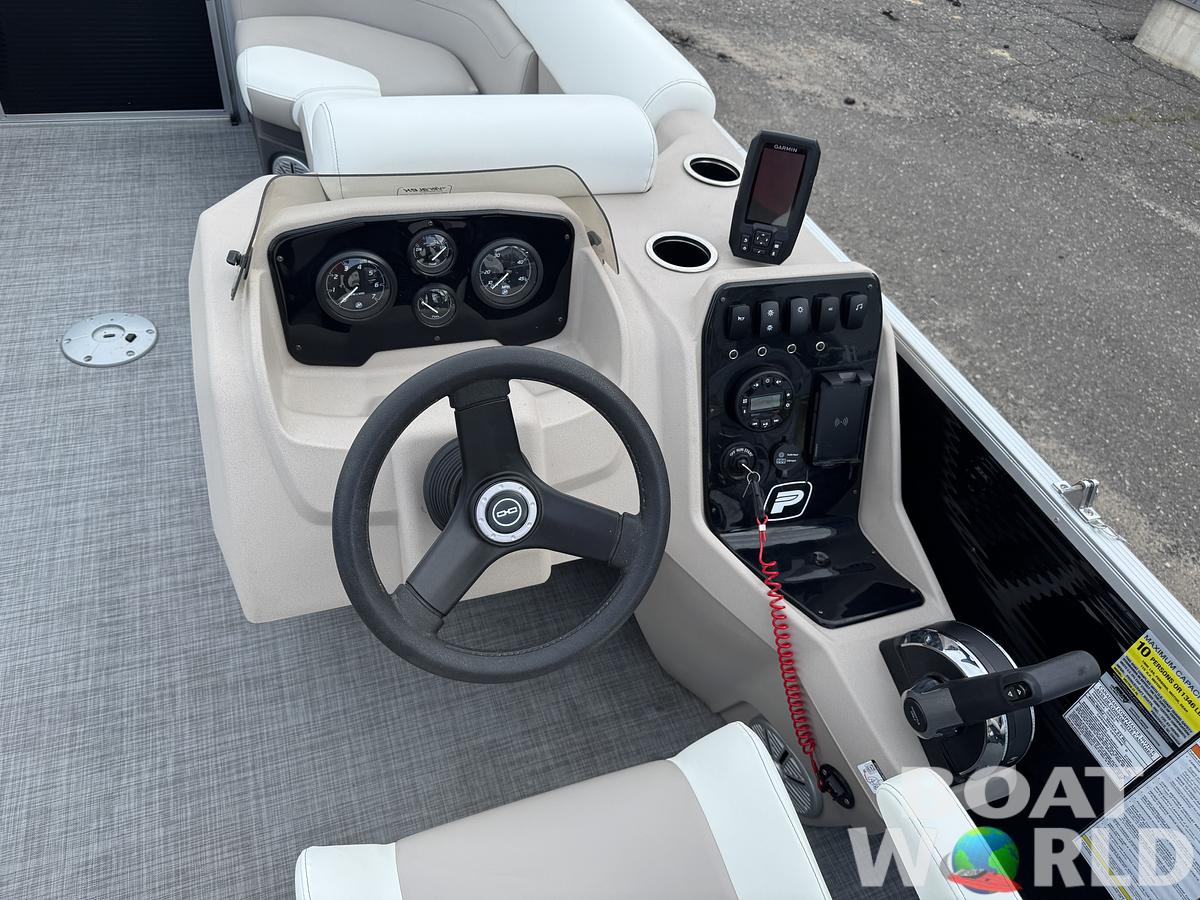 Used 2024 Princecraft Vectra 21 RL Dinette Swingback Pontoon