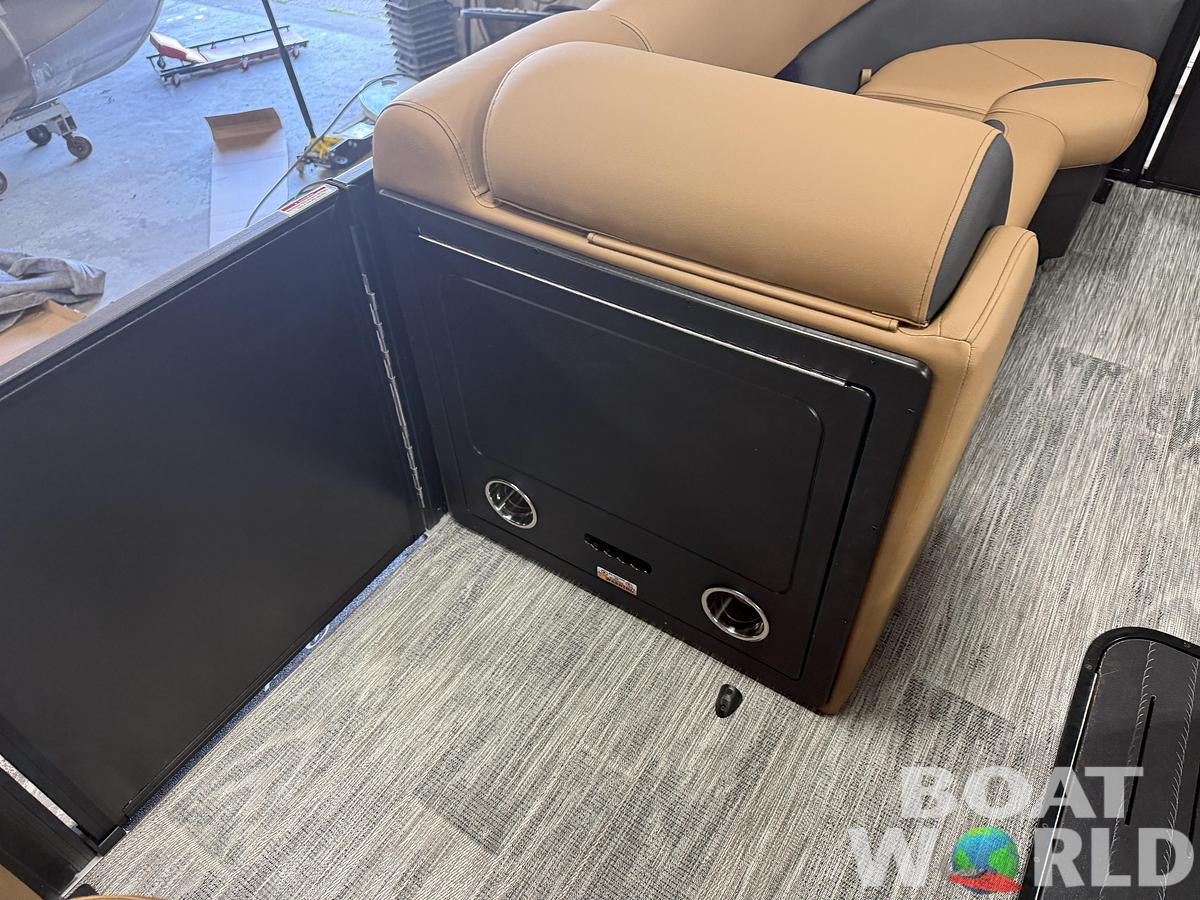 2027 Bentley Legacy 223 Swingback Tritoon $56995