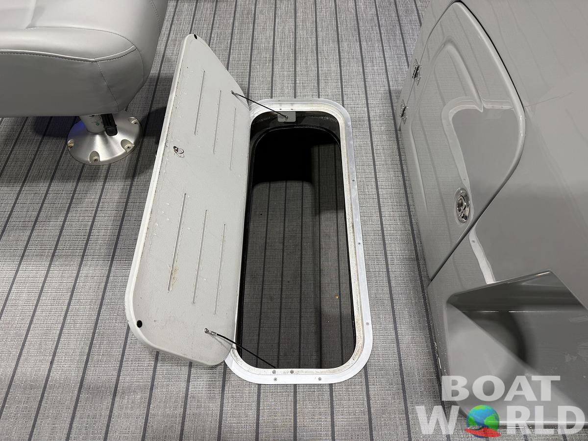 Used 2026 Bentley Pontoons Legacy 223 DL Quad Lounge Tritoon & 250HP