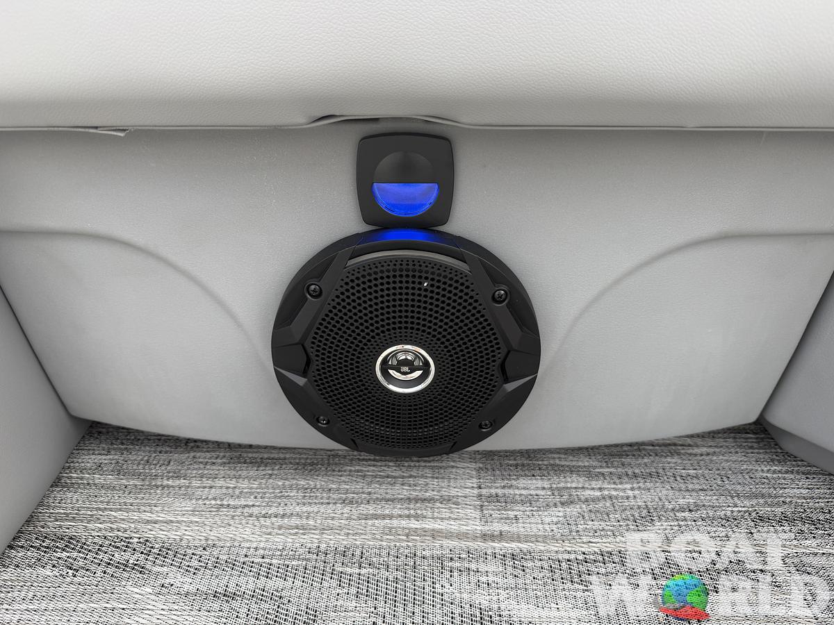 2026 Bentley Pontoons Legacy 200 Swingback Pontoon