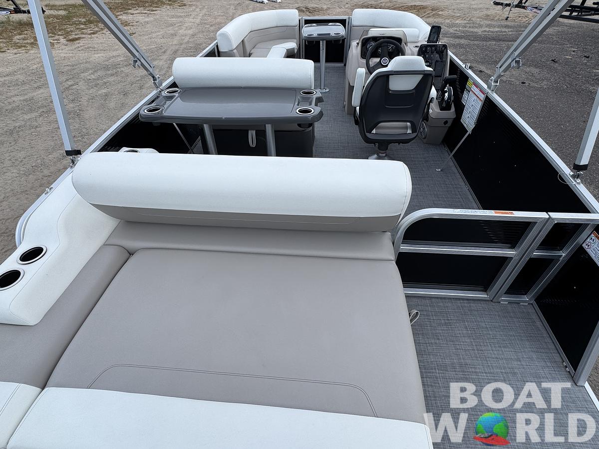 Used 2024 Princecraft Vectra 21 RL Dinette Swingback Pontoon