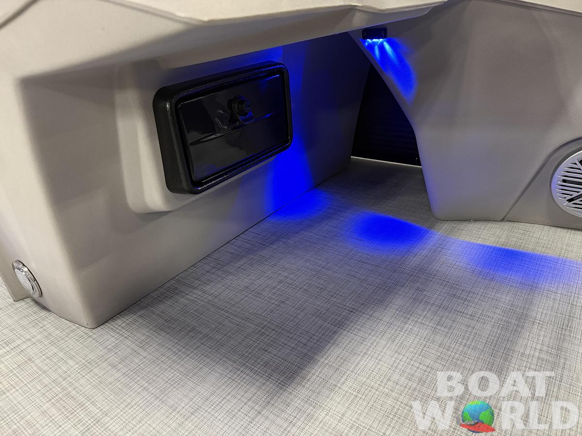 2026 Princecraft Vectra 23 RL Dinette Swingback Pontoon