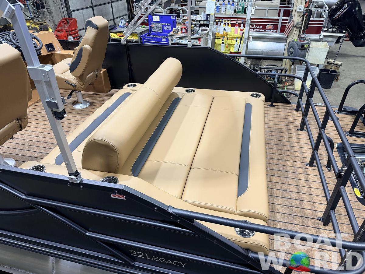 2026 Bentley Legacy 220 Swingback Pontoon $38995